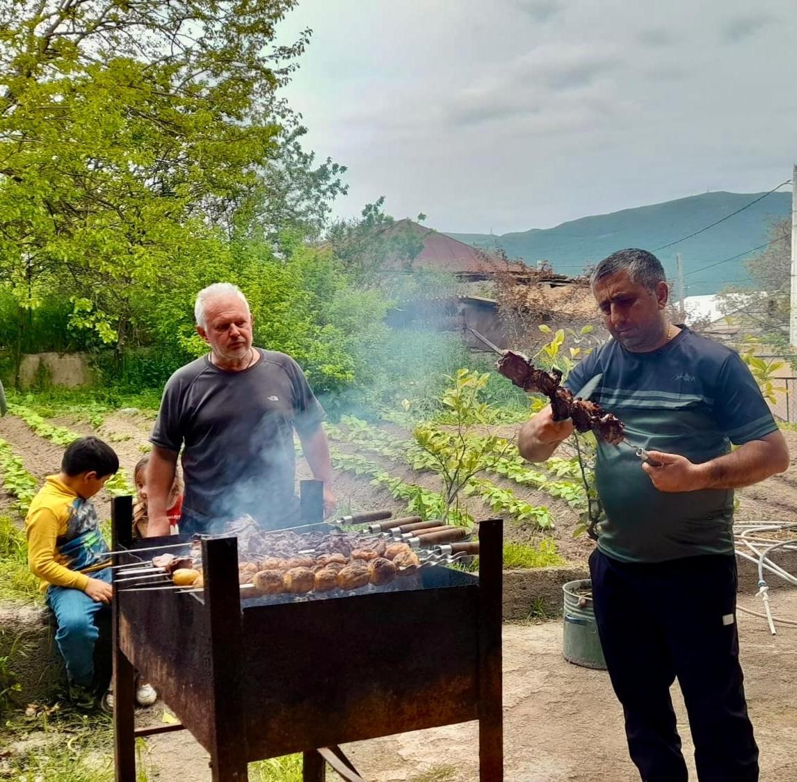 Bed and Breakfast Alexmila Tat'ev Exterior foto